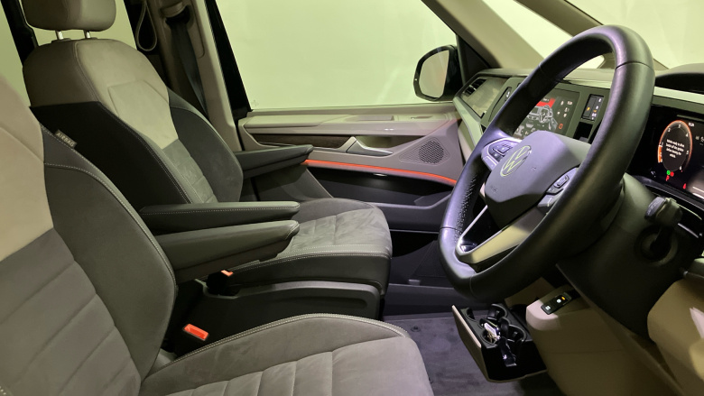 Volkswagen Multivan 2.0 TDI Style 5dr LWB DSG Diesel Estate